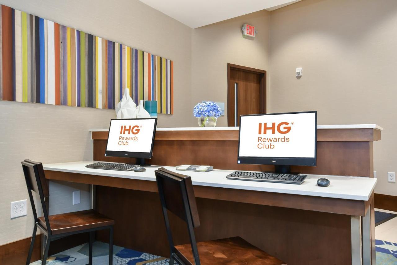 Holiday Inn Express & Suites Charlotte - Ballantyne By Ihg Exterior foto